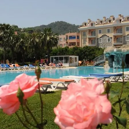 호텔 Club Caprice 2*